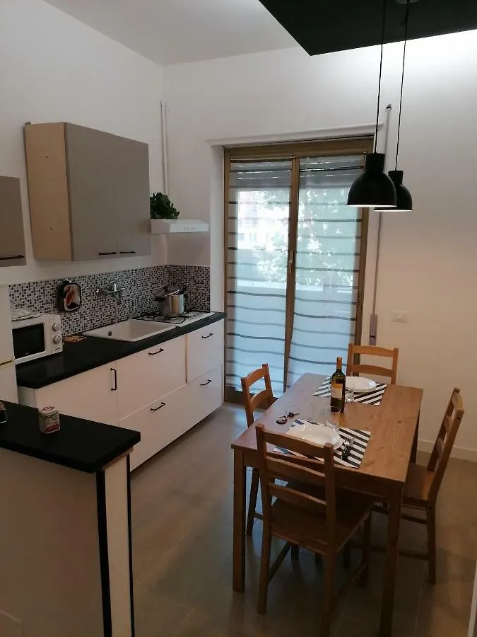 Chroma Italy - Doctor House Apartment